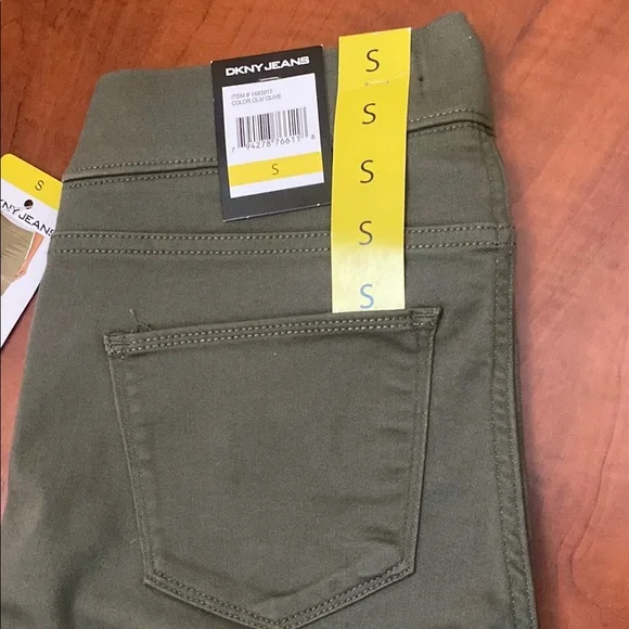 Dkny Womens Comfort Stretch Pull-on Bermuda Shorts S Color Olive - Picture 10 of 10